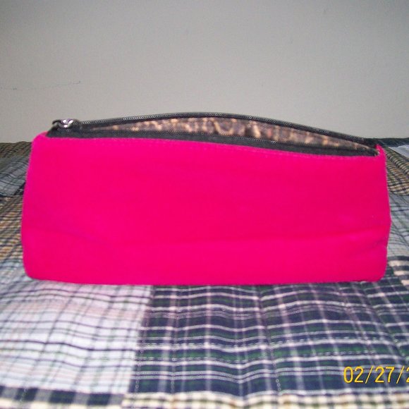 NWT VS Makeup Bag - Picture 4 of 5